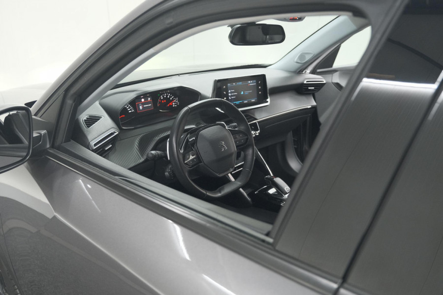 Peugeot 2008 PureTech 130 EAT8 Allure Pack | Trekhaak | Camera | Navigatie | Parkeersensoren | Stoelverwarming