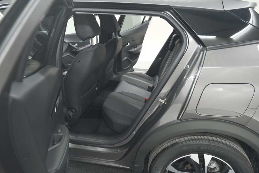 Peugeot 2008 PureTech 130 EAT8 Allure Pack | Trekhaak | Camera | Navigatie | Parkeersensoren | Stoelverwarming