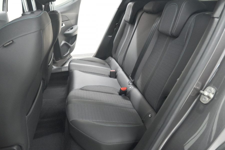 Peugeot 2008 PureTech 130 EAT8 Allure Pack | Trekhaak | Camera | Navigatie | Parkeersensoren | Stoelverwarming