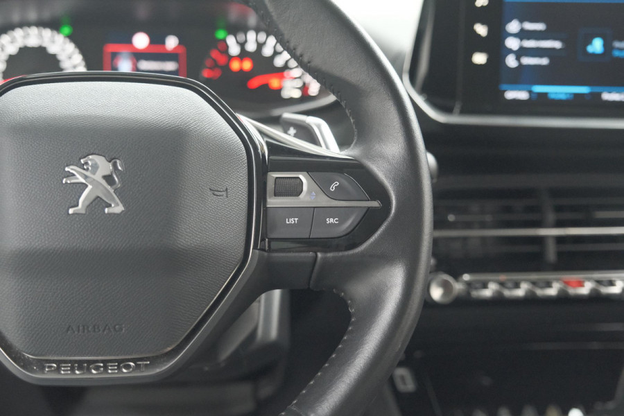 Peugeot 2008 PureTech 130 EAT8 Allure Pack | Trekhaak | Camera | Navigatie | Parkeersensoren | Stoelverwarming