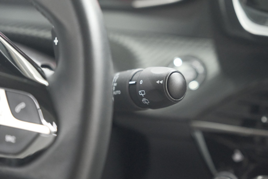 Peugeot 2008 PureTech 130 EAT8 Allure Pack | Trekhaak | Camera | Navigatie | Parkeersensoren | Stoelverwarming