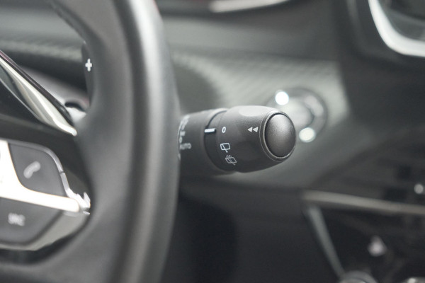 Peugeot 2008 PureTech 130 EAT8 Allure Pack | Trekhaak | Camera | Navigatie | Parkeersensoren | Stoelverwarming