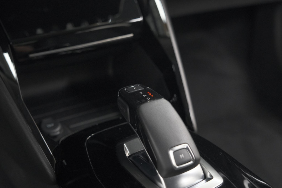 Peugeot 2008 PureTech 130 EAT8 Allure Pack | Trekhaak | Camera | Navigatie | Parkeersensoren | Stoelverwarming