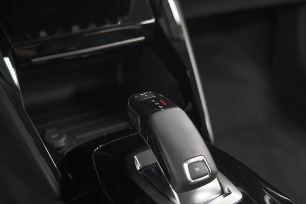 Peugeot 2008 PureTech 130 EAT8 Allure Pack | Trekhaak | Camera | Navigatie | Parkeersensoren | Stoelverwarming