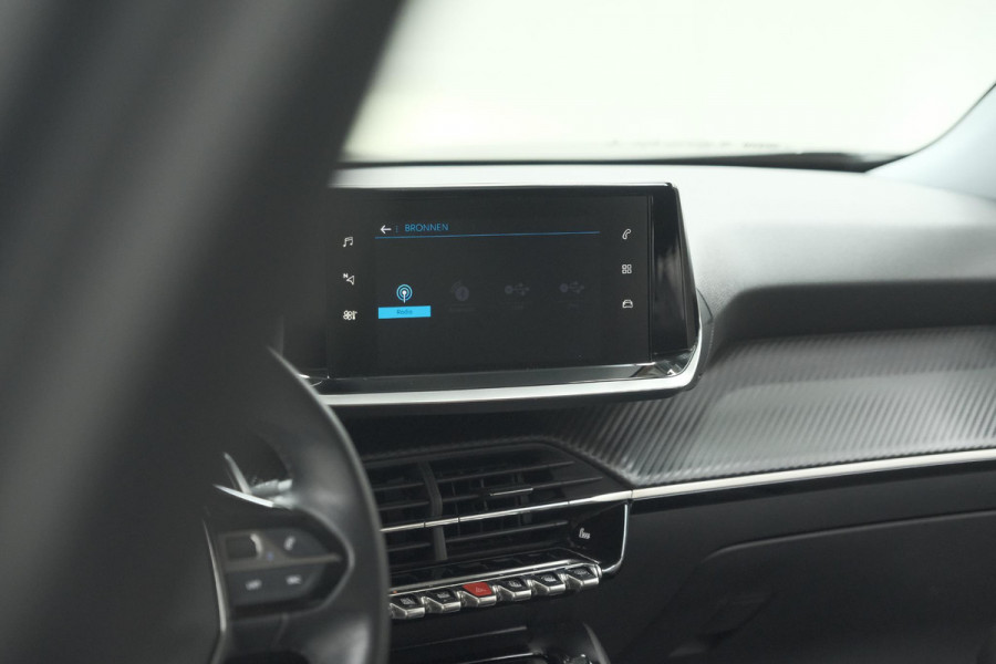 Peugeot 2008 PureTech 130 EAT8 Allure Pack | Trekhaak | Camera | Navigatie | Parkeersensoren | Stoelverwarming