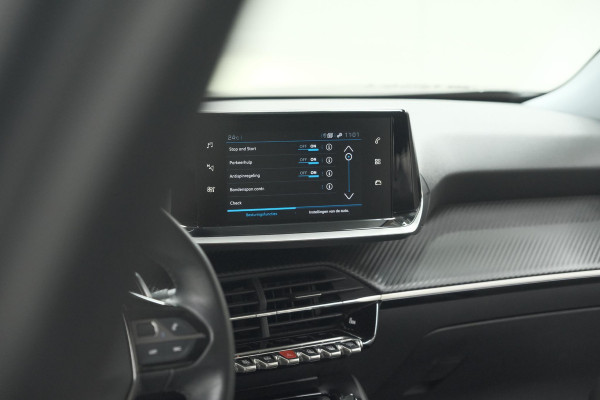 Peugeot 2008 PureTech 130 EAT8 Allure Pack | Trekhaak | Camera | Navigatie | Parkeersensoren | Stoelverwarming