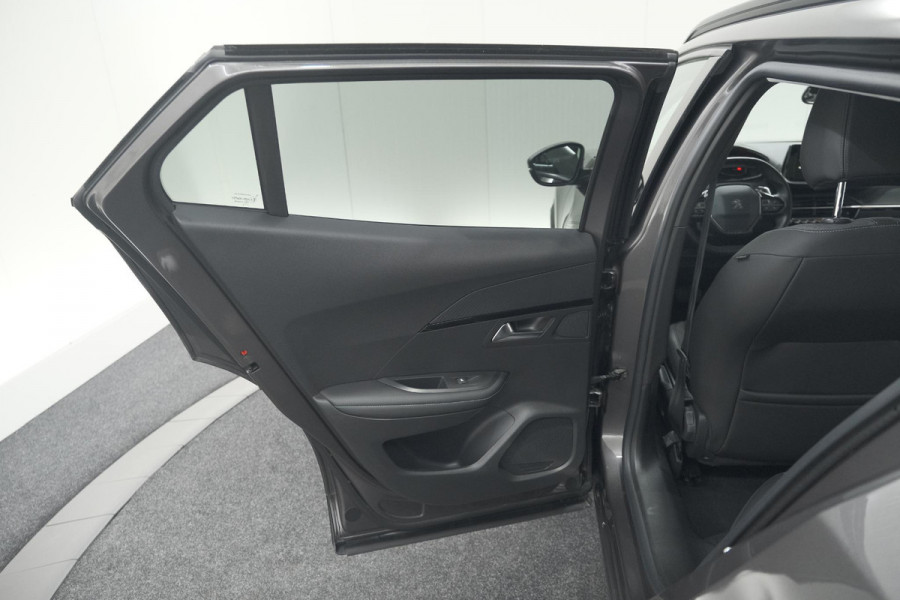 Peugeot 2008 PureTech 130 EAT8 Allure Pack | Trekhaak | Camera | Navigatie | Parkeersensoren | Stoelverwarming