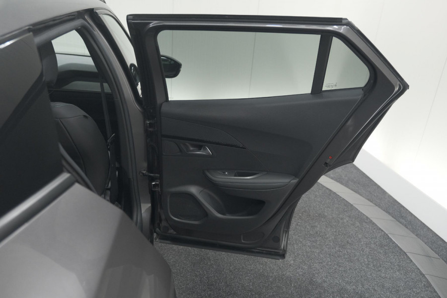 Peugeot 2008 PureTech 130 EAT8 Allure Pack | Trekhaak | Camera | Navigatie | Parkeersensoren | Stoelverwarming