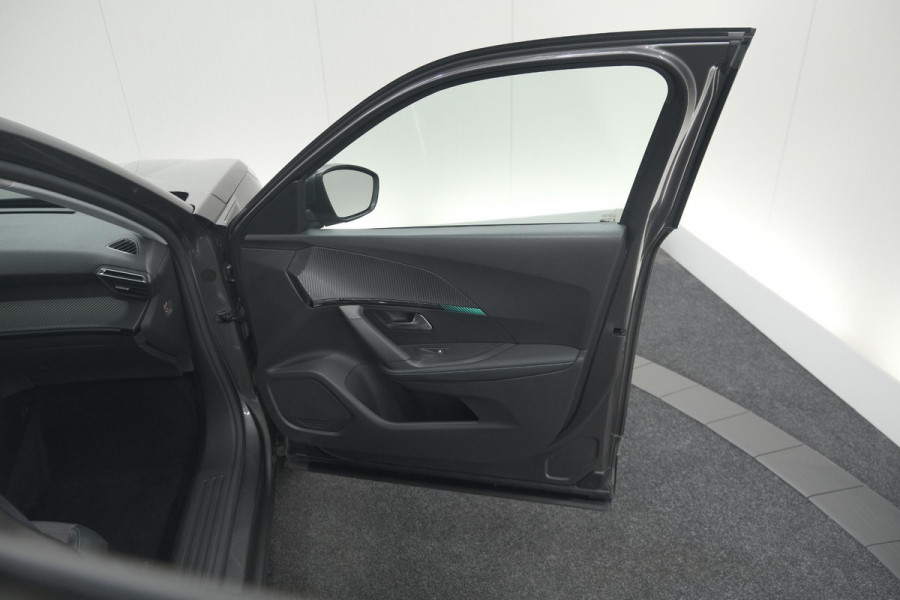 Peugeot 2008 PureTech 130 EAT8 Allure Pack | Trekhaak | Camera | Navigatie | Parkeersensoren | Stoelverwarming