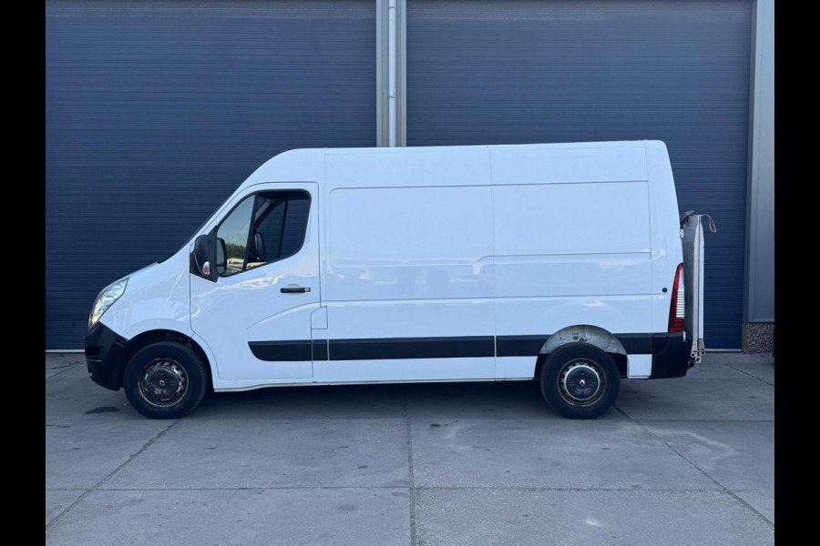 Renault Master T35 2.3 dCi L2H2 LAADKLEP / AIRCO / CRUISE CONTROLE / N.A.P / EURO 6