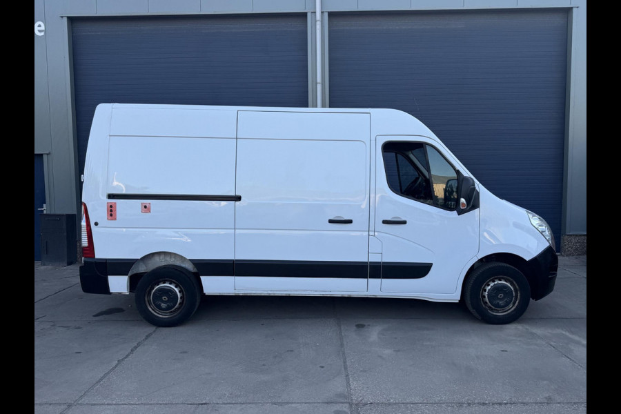 Renault Master T35 2.3 dCi L2H2 LAADKLEP / AIRCO / CRUISE CONTROLE / N.A.P / EURO 6
