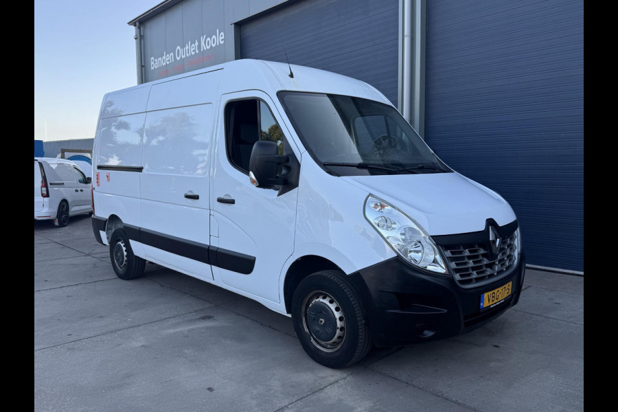 Renault Master T35 2.3 dCi L2H2 LAADKLEP / AIRCO / CRUISE CONTROLE / N.A.P / EURO 6