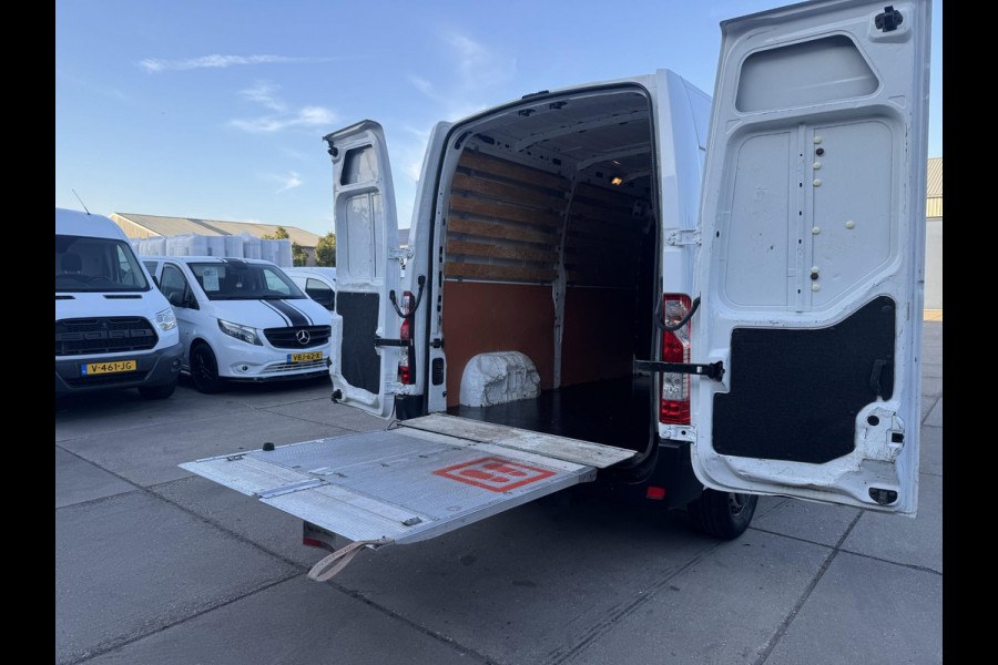 Renault Master T35 2.3 dCi L2H2 LAADKLEP / AIRCO / CRUISE CONTROLE / N.A.P / EURO 6