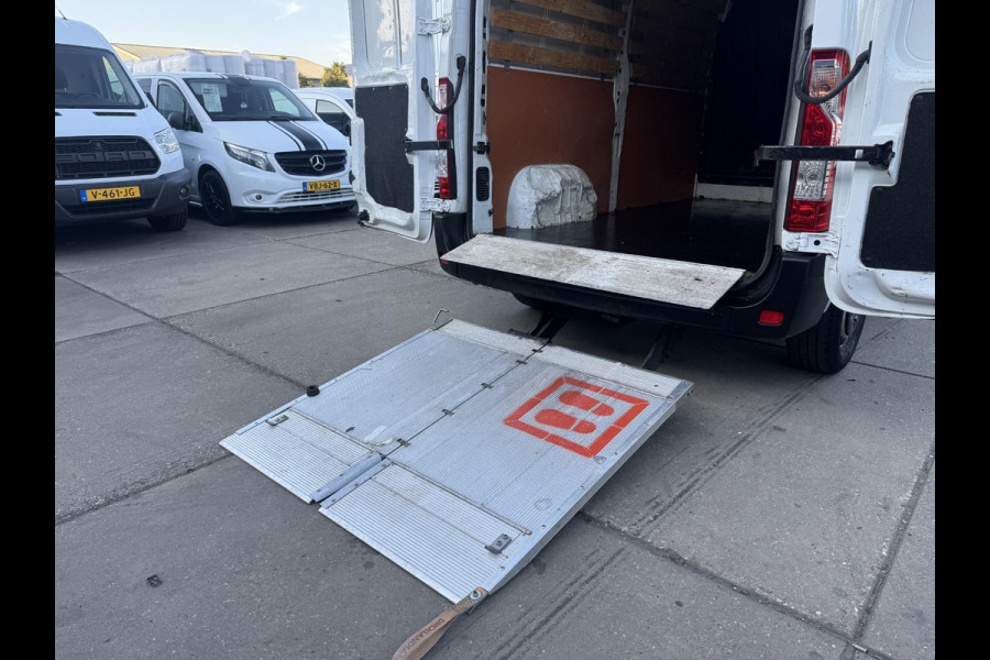 Renault Master T35 2.3 dCi L2H2 LAADKLEP / AIRCO / CRUISE CONTROLE / N.A.P / EURO 6
