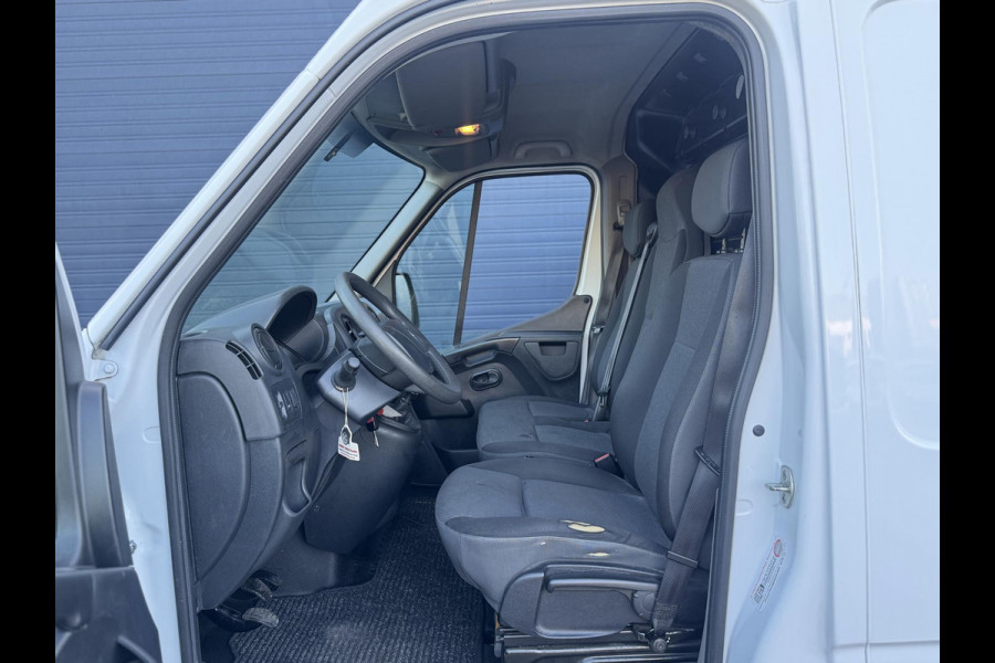 Renault Master T35 2.3 dCi L2H2 LAADKLEP / AIRCO / CRUISE CONTROLE / N.A.P / EURO 6