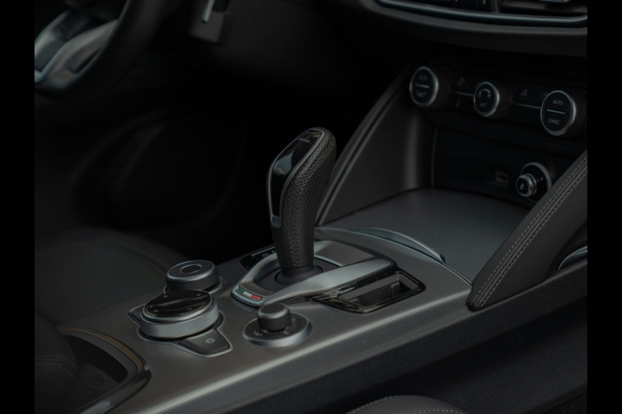 Alfa Romeo Stelvio 2.2 JTD AWD Veloce 210pk MY24 | Pano-dak | Matrix-LED | Veloce stoelen | Elektr. trekhaak