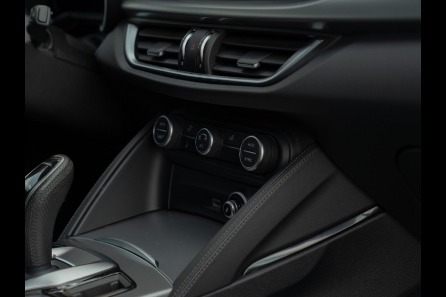 Alfa Romeo Stelvio 2.2 JTD AWD Veloce 210pk MY24 | Pano-dak | Matrix-LED | Veloce stoelen | Elektr. trekhaak
