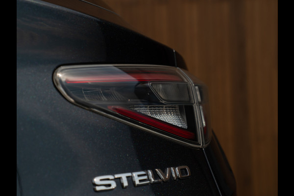 Alfa Romeo Stelvio 2.2 JTD AWD Veloce 210pk MY24 | Pano-dak | Matrix-LED | Veloce stoelen | Elektr. trekhaak