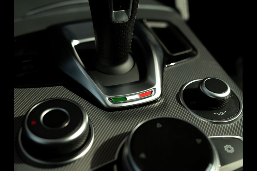 Alfa Romeo Stelvio 2.2 JTD AWD Veloce 210pk MY24 | Pano-dak | Matrix-LED | Veloce stoelen | Elektr. trekhaak