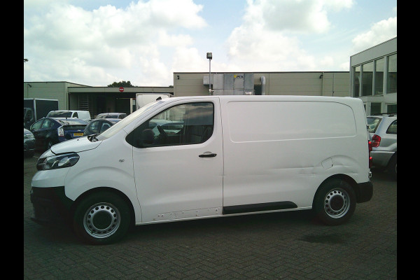 Toyota ProAce Worker 1.5 D-4D Comfort German fahrzeugbrief!!!!!!!!Damages on the exterior ,rondom beschadigingen.