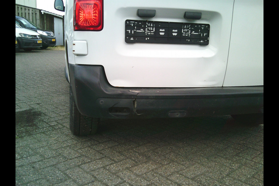 Toyota ProAce Worker 1.5 D-4D Comfort German fahrzeugbrief!!!!!!!!Damages on the exterior ,rondom beschadigingen.