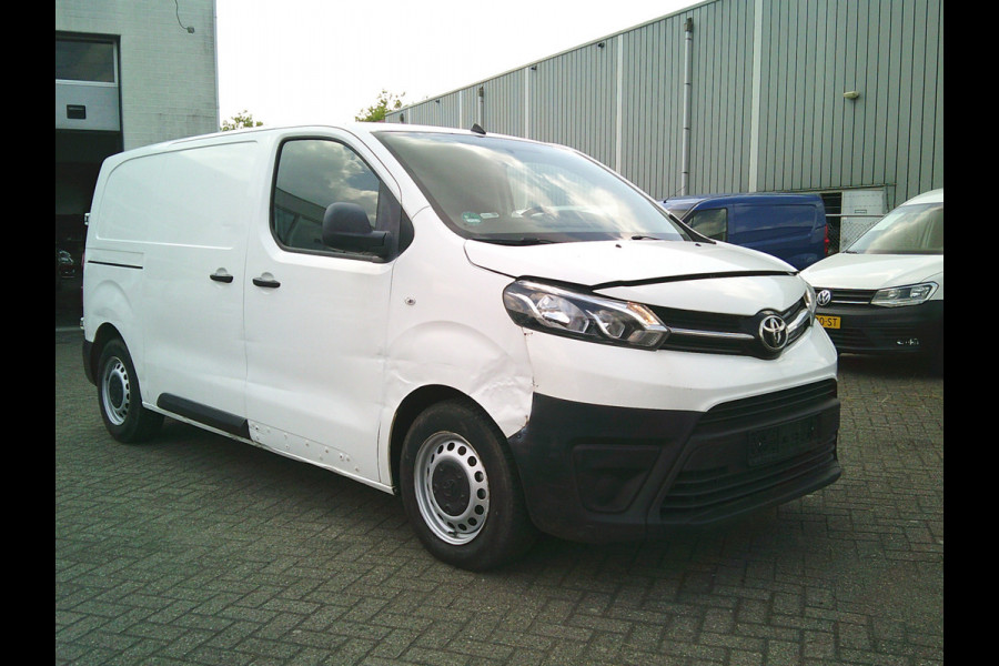 Toyota ProAce Worker 1.5 D-4D Comfort German fahrzeugbrief!!!!!!!!Damages on the exterior ,rondom beschadigingen.