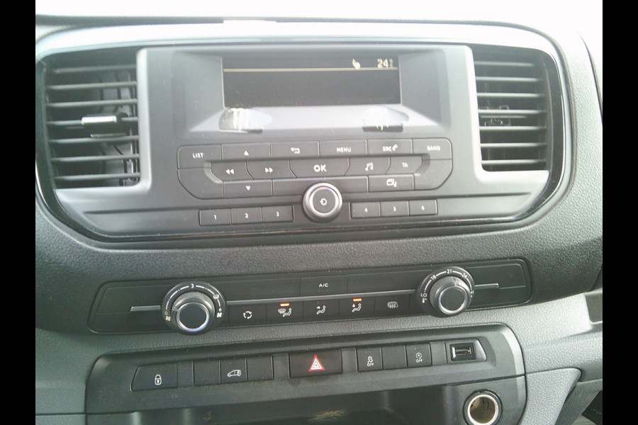 Toyota ProAce Worker 1.5 D-4D Comfort German fahrzeugbrief!!!!!!!!Damages on the exterior ,rondom beschadigingen.