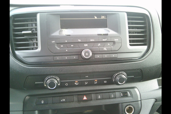 Toyota ProAce Worker 1.5 D-4D Comfort German fahrzeugbrief!!!!!!!!Damages on the exterior ,rondom beschadigingen.