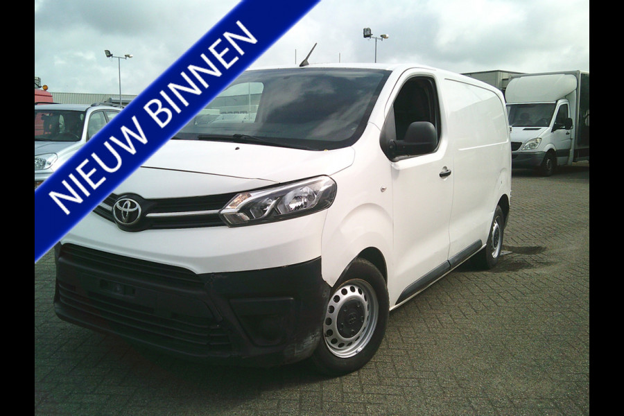 Toyota ProAce Worker 1.5 D-4D Cool Comfort German fahrzeugbrief!!!!!!!!Damages on the exterior ,rondom beschadigingen.