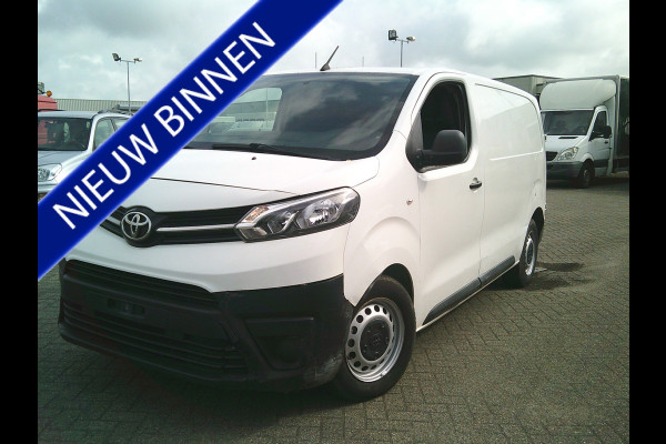 Toyota ProAce Worker 1.5 D-4D Cool Comfort German fahrzeugbrief!!!!!!!!Damages on the exterior ,rondom beschadigingen.