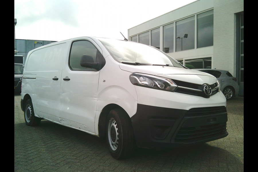Toyota ProAce Worker 1.5 D-4D Cool Comfort German fahrzeugbrief!!!!!!!!Damages on the exterior ,rondom beschadigingen.