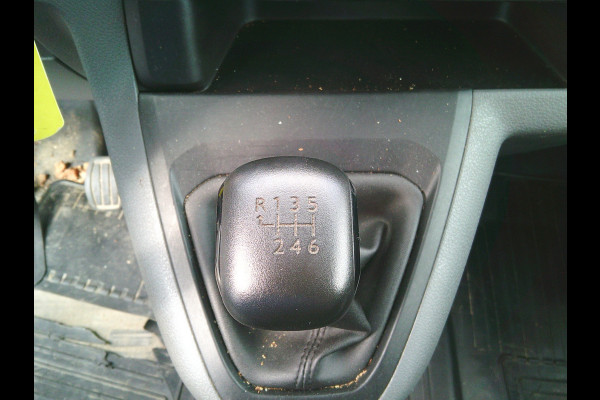 Toyota ProAce Worker 1.5 D-4D Cool Comfort German fahrzeugbrief!!!!!!!!Damages on the exterior ,rondom beschadigingen.