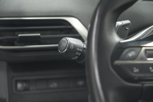 Peugeot 3008 PureTech 130 EAT8 Blue Lease Premium | Camera | Elektronische Kofferklep | Dodehoekdetectie | Navigatie