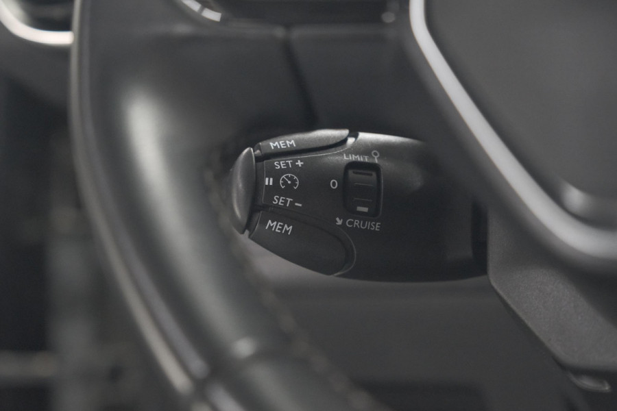 Peugeot 3008 PureTech 130 EAT8 Blue Lease Premium | Camera | Elektronische Kofferklep | Dodehoekdetectie | Navigatie