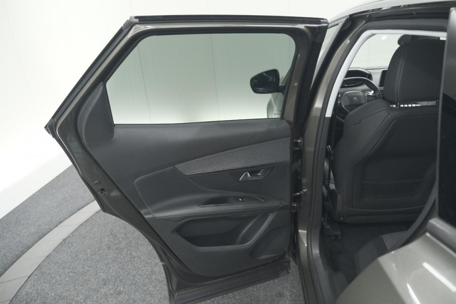 Peugeot 3008 PureTech 130 EAT8 Blue Lease Premium | Camera | Elektronische Kofferklep | Dodehoekdetectie | Navigatie