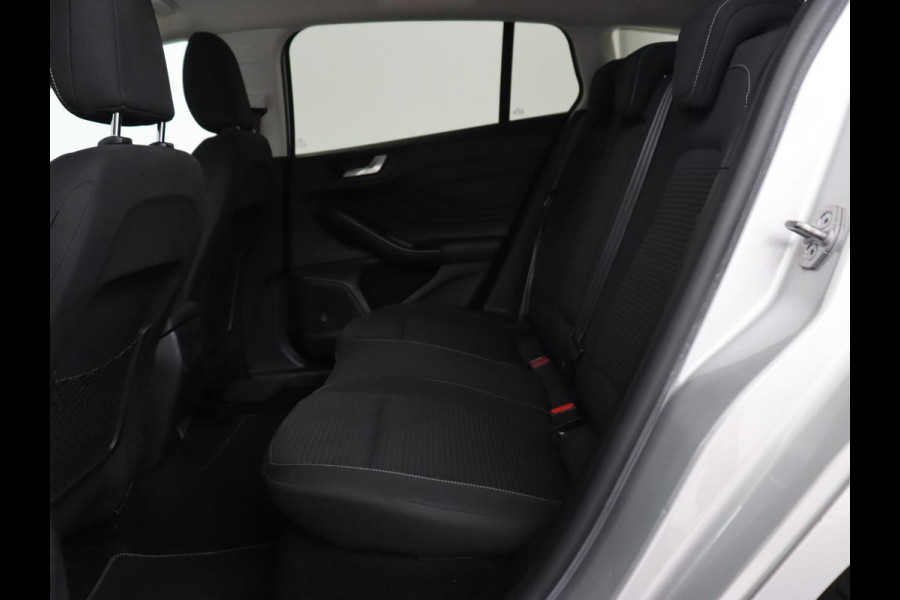 Ford Focus 1.0 EcoBoost Hybrid Titanium X | Stoel & stuurverwarming | Camera | Trekhaak | Carplay | Digital Cockpit | Full LED | Keyless