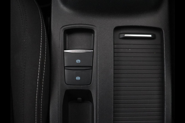 Ford Focus 1.0 EcoBoost Hybrid Titanium X | Stoel & stuurverwarming | Camera | Trekhaak | Carplay | Digital Cockpit | Full LED | Keyless