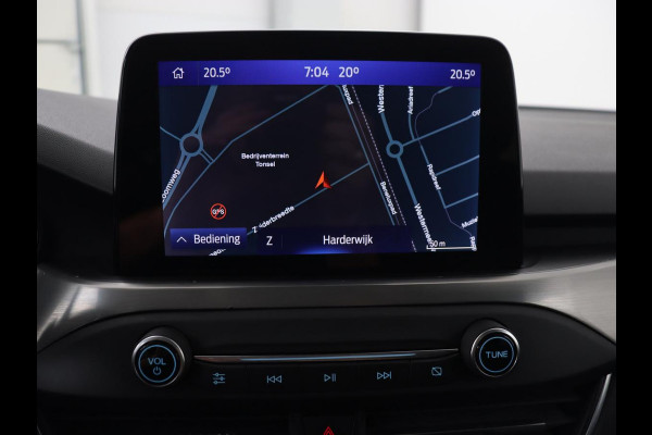 Ford Focus 1.0 EcoBoost Hybrid Titanium X | Stoel & stuurverwarming | Camera | Trekhaak | Carplay | Digital Cockpit | Full LED | Keyless