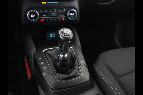 Ford Focus 1.0 EcoBoost Hybrid Titanium X | Stoel & stuurverwarming | Camera | Trekhaak | Carplay | Digital Cockpit | Full LED | Keyless