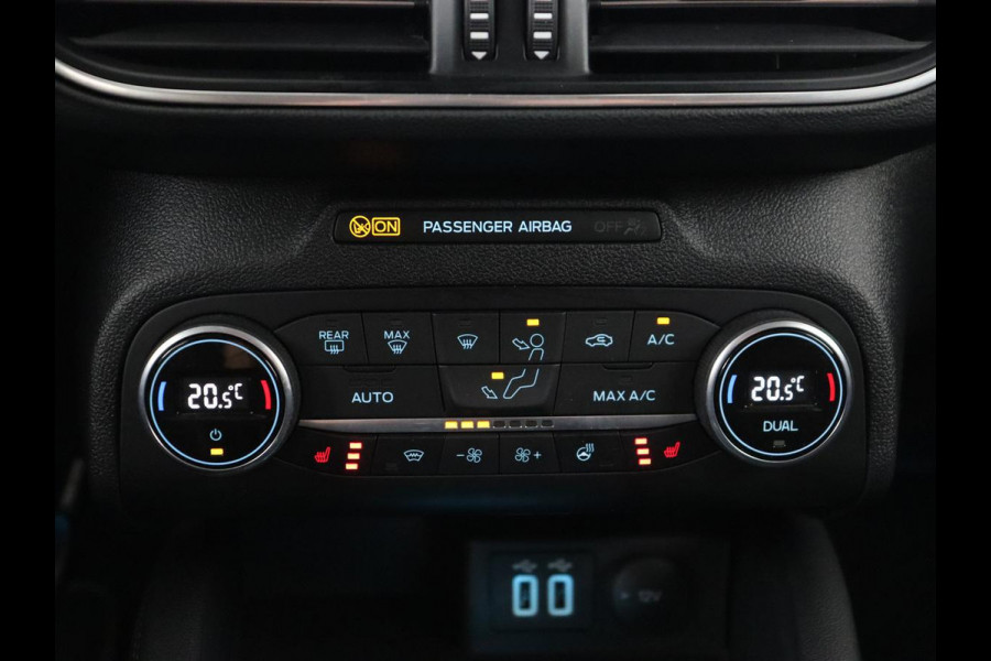 Ford Focus 1.0 EcoBoost Hybrid Titanium X | Stoel & stuurverwarming | Camera | Trekhaak | Carplay | Digital Cockpit | Full LED | Keyless