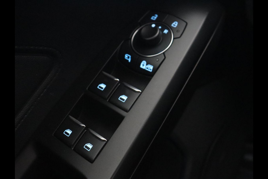 Ford Focus 1.0 EcoBoost Hybrid Titanium X | Stoel & stuurverwarming | Camera | Trekhaak | Carplay | Digital Cockpit | Full LED | Keyless