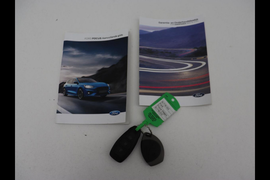 Ford Focus 1.0 EcoBoost Hybrid Titanium X | Stoel & stuurverwarming | Camera | Trekhaak | Carplay | Digital Cockpit | Full LED | Keyless