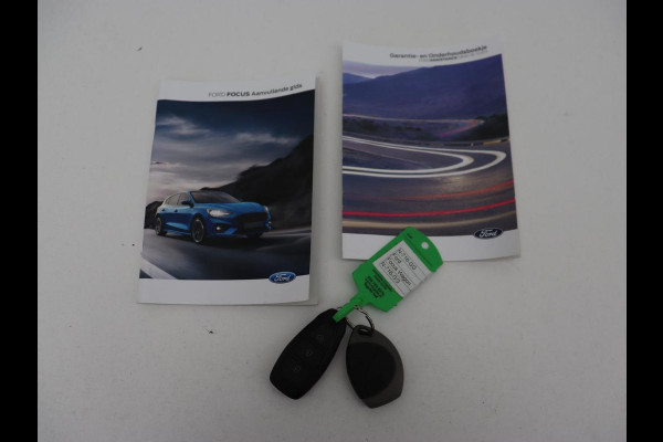 Ford Focus 1.0 EcoBoost Hybrid Titanium X | Stoel & stuurverwarming | Camera | Trekhaak | Carplay | Digital Cockpit | Full LED | Keyless