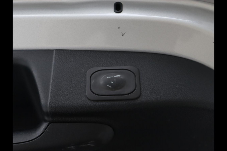 Ford Focus 1.0 EcoBoost Hybrid Titanium X | Stoel & stuurverwarming | Camera | Trekhaak | Carplay | Digital Cockpit | Full LED | Keyless