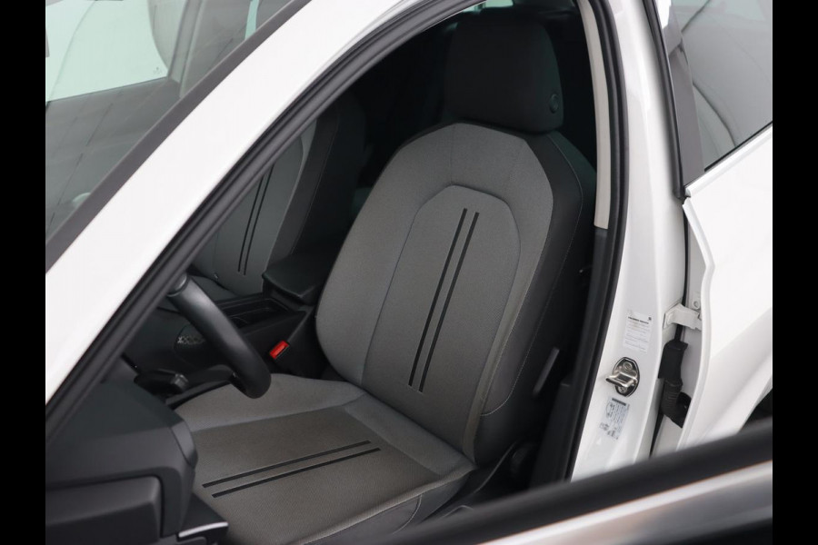Seat Leon 1.5 TSI Style Launch Edition | Trekhaak | Camera | Adaptive cruise | Carplay | Parkeerhulp | Navigatie | Full LED