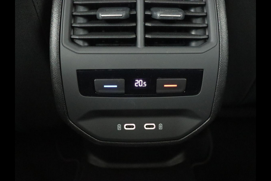 Seat Leon 1.5 TSI Style Launch Edition | Trekhaak | Camera | Adaptive cruise | Carplay | Parkeerhulp | Navigatie | Full LED