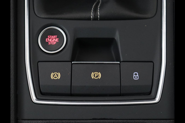 Seat Leon 1.5 TSI Style Launch Edition | Trekhaak | Camera | Adaptive cruise | Carplay | Parkeerhulp | Navigatie | Full LED