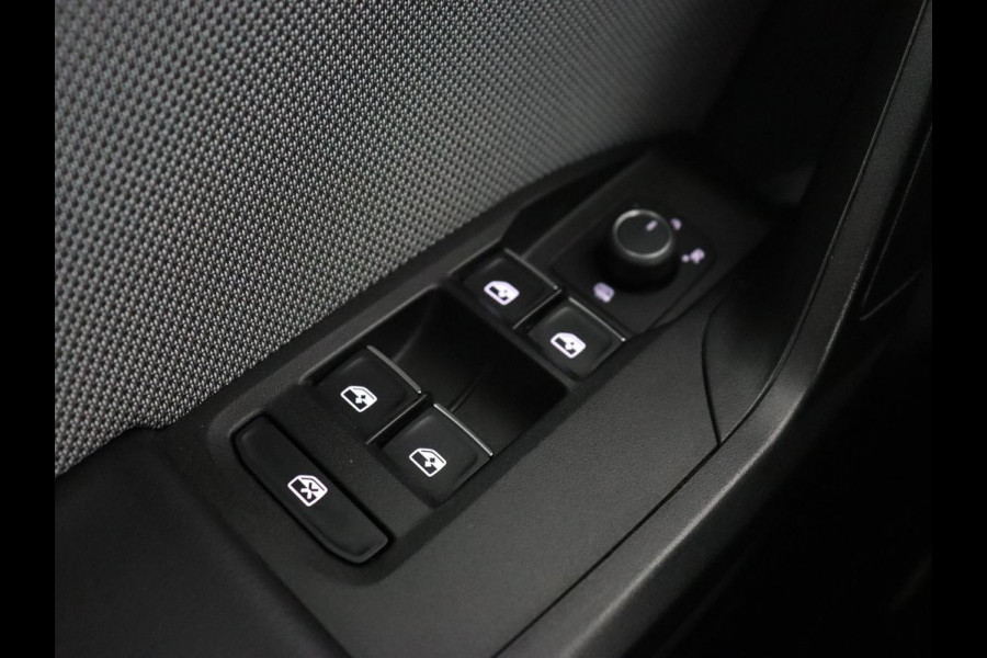 Seat Leon 1.5 TSI Style Launch Edition | Trekhaak | Camera | Adaptive cruise | Carplay | Parkeerhulp | Navigatie | Full LED