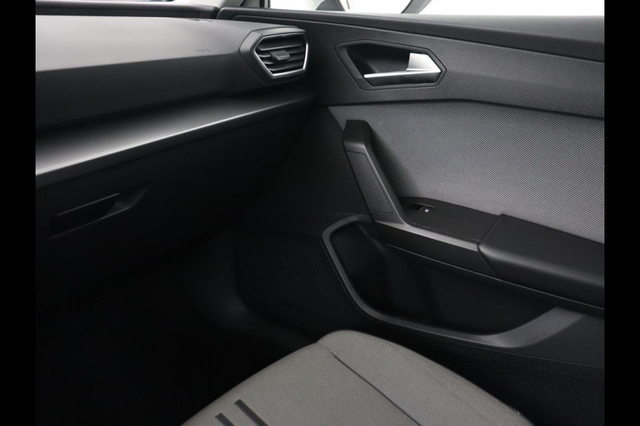 Seat Leon 1.5 TSI Style Launch Edition | Trekhaak | Camera | Adaptive cruise | Carplay | Parkeerhulp | Navigatie | Full LED