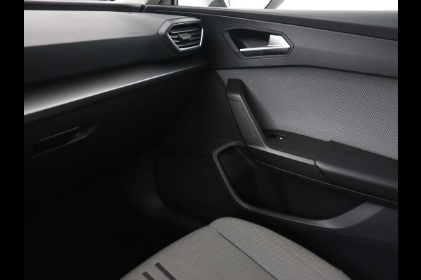 Seat Leon 1.5 TSI Style Launch Edition | Trekhaak | Camera | Adaptive cruise | Carplay | Parkeerhulp | Navigatie | Full LED